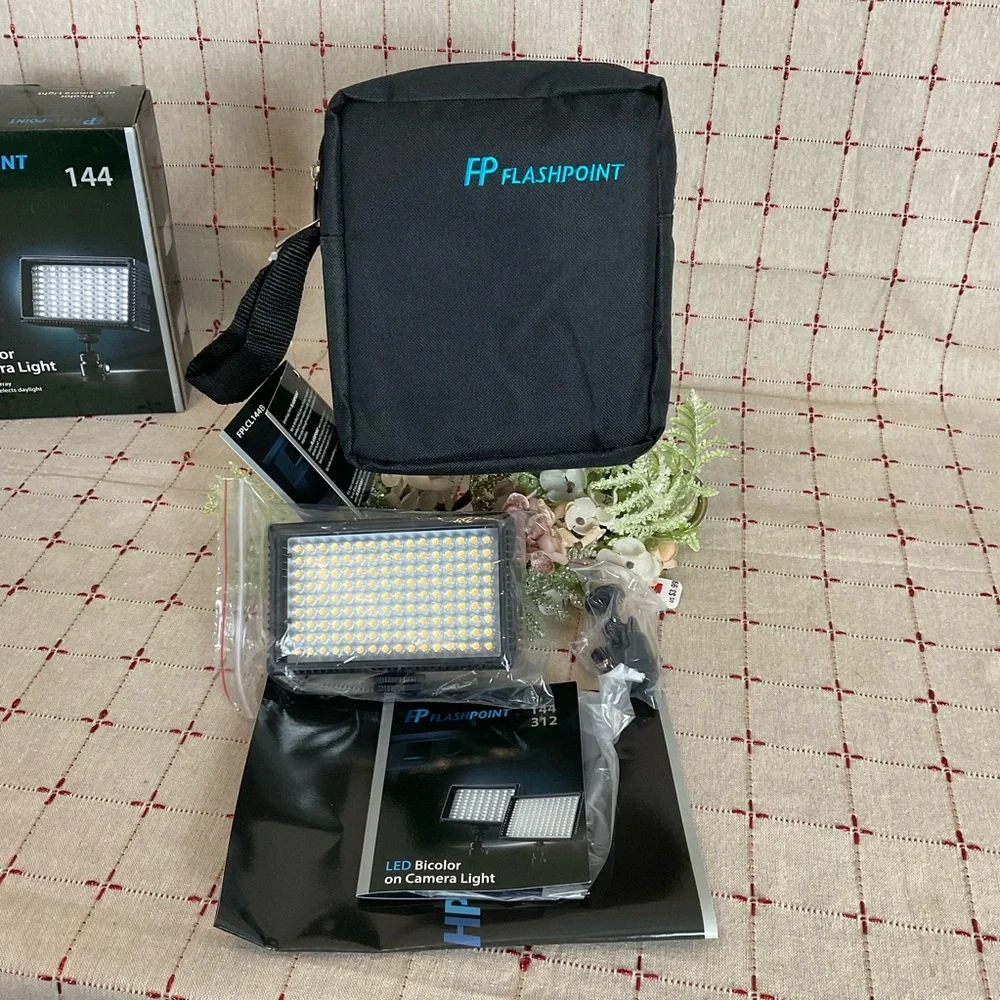 Flashpoint 144 Dimmable Bi-Color High-Power LED Camera Light Panel - FPLCL144B - Picture 5 of 6